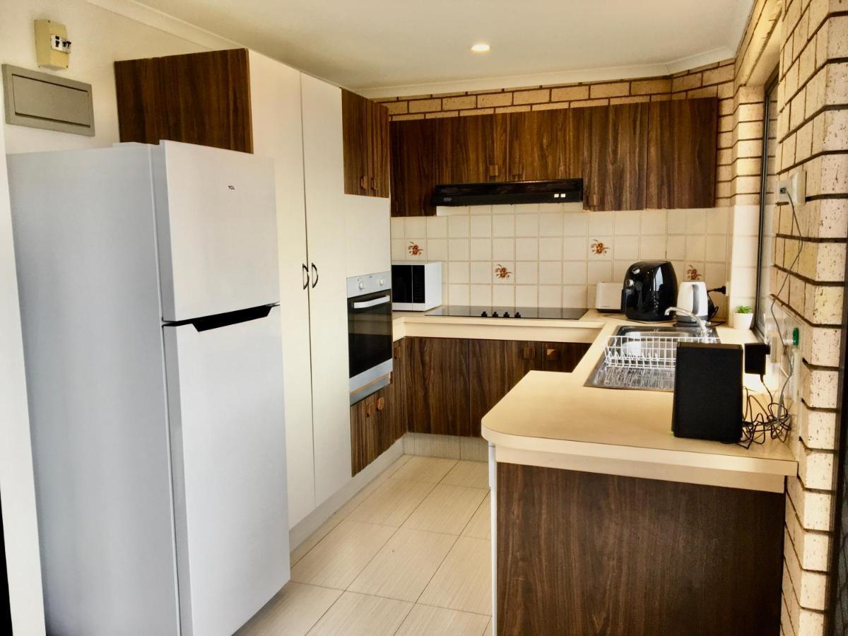 Seascapeatalexbeach Budget Accomodation Alexandra Headland Exterior photo